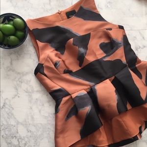 RePosh! TY-LR Structured Peplum Top Abstract Md